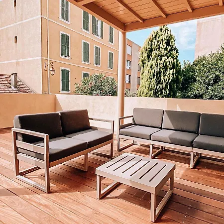 3 Piece Terrasse Coeur De Ville Apartment