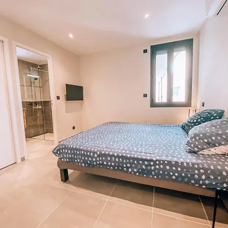 3 Piece Terrasse Coeur De Ville Apartment *